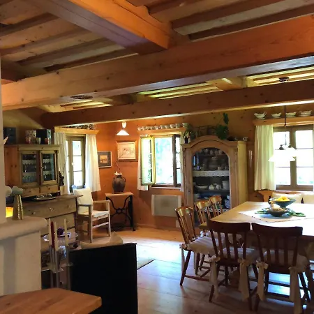 Charmantes In Erhoehter Aussichtslage Villa *