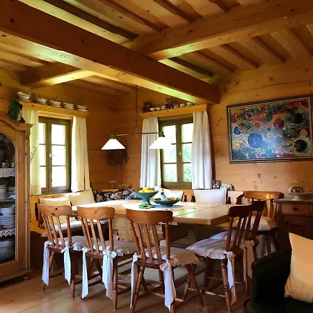 Vila Charmantes In Erhoehter Aussichtslage