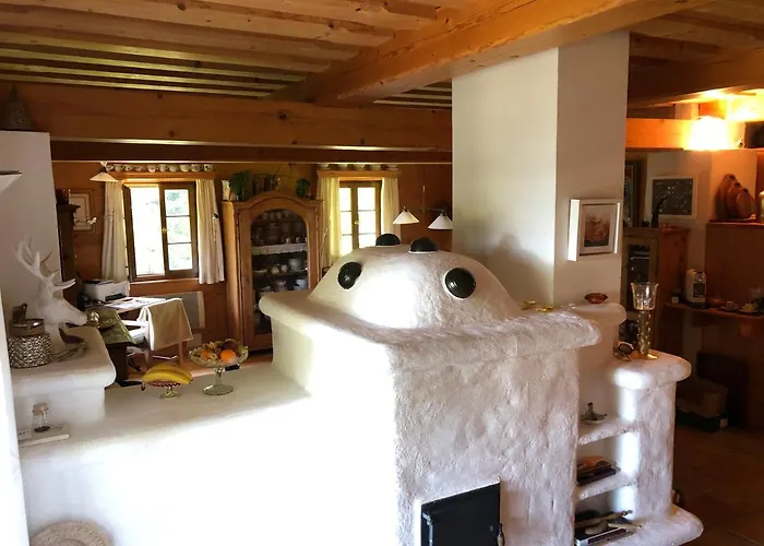 Villa Charmantes In Erhoehter Aussichtslage *