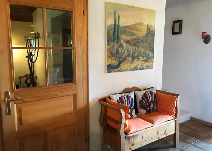 Charmantes In Erhoehter Aussichtslage Villa