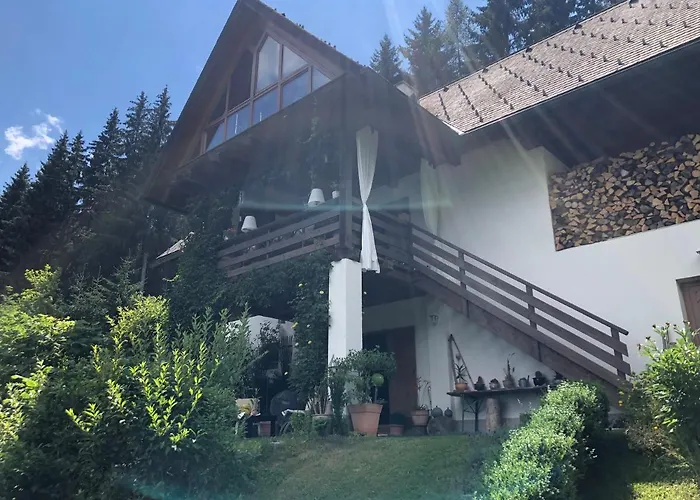 Charmantes In Erhoehter Aussichtslage Villa *