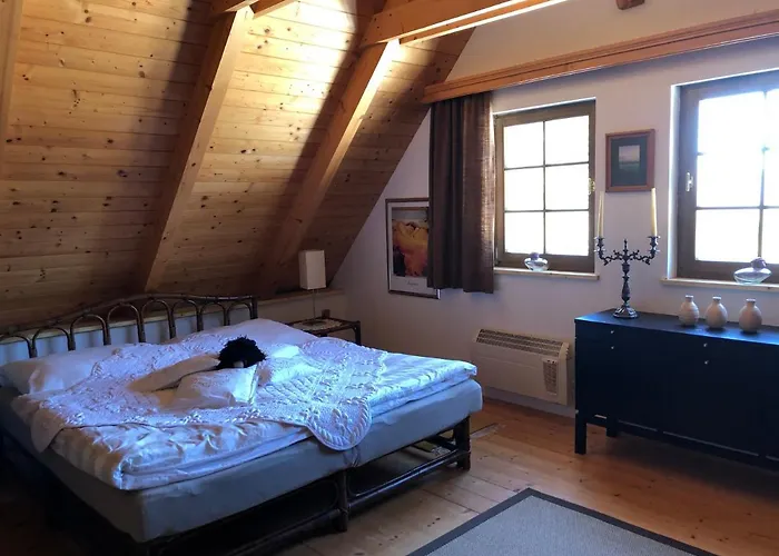 Charmantes In Erhoehter Aussichtslage Villa *